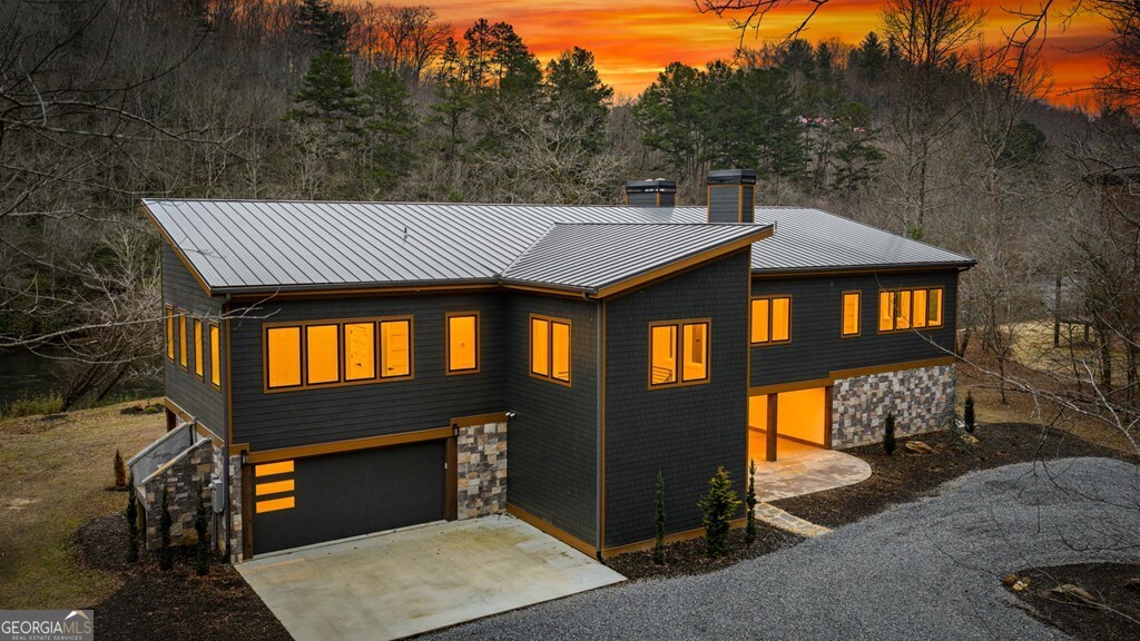 494 Riverbend Manor Blue Ridge GA 30513