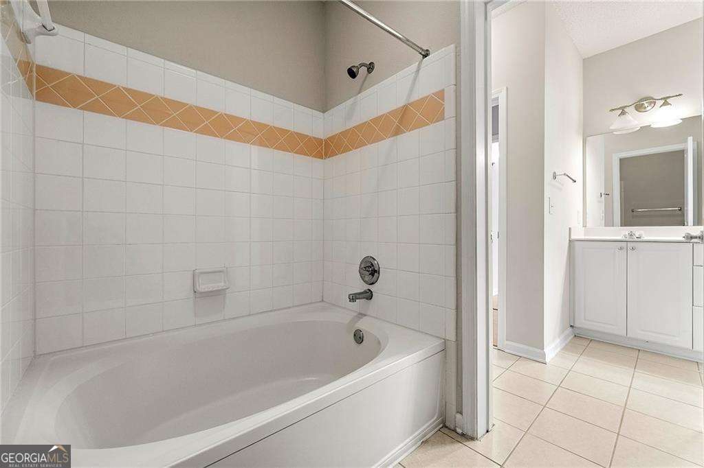 2015 Barrett Lakes Boulevard NW Kennesaw GA 30144