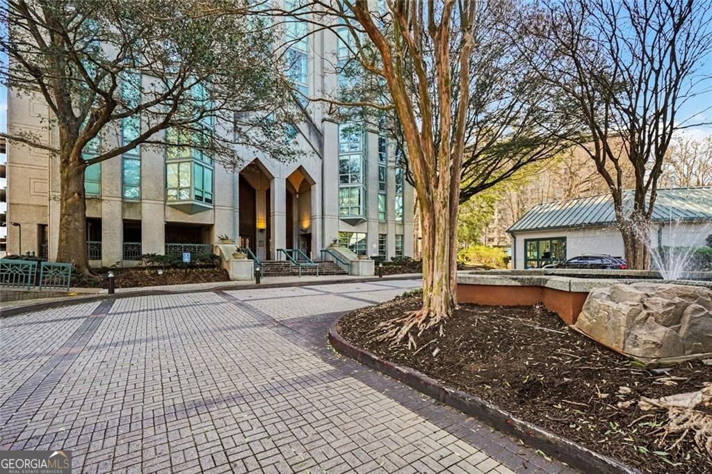 2870 Pharr Court NW Atlanta GA 30305