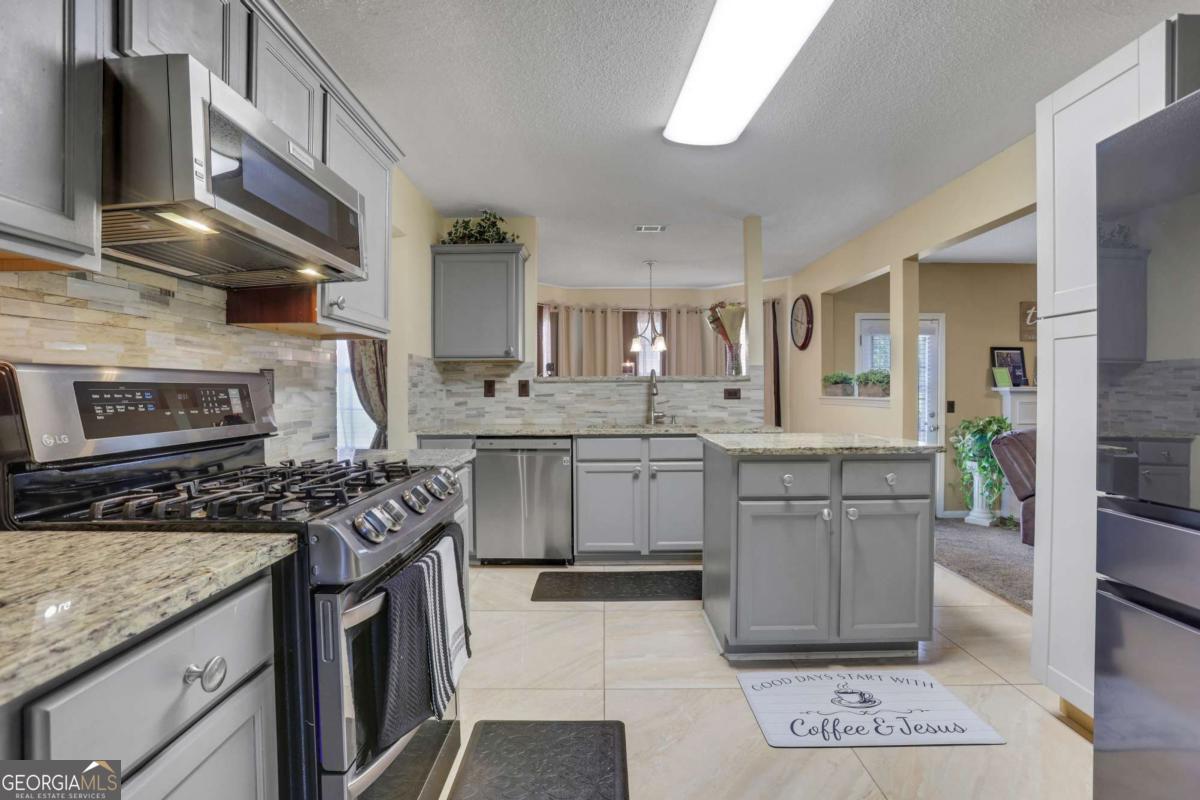 5870 Sunflower Court Ellenwood GA 30294