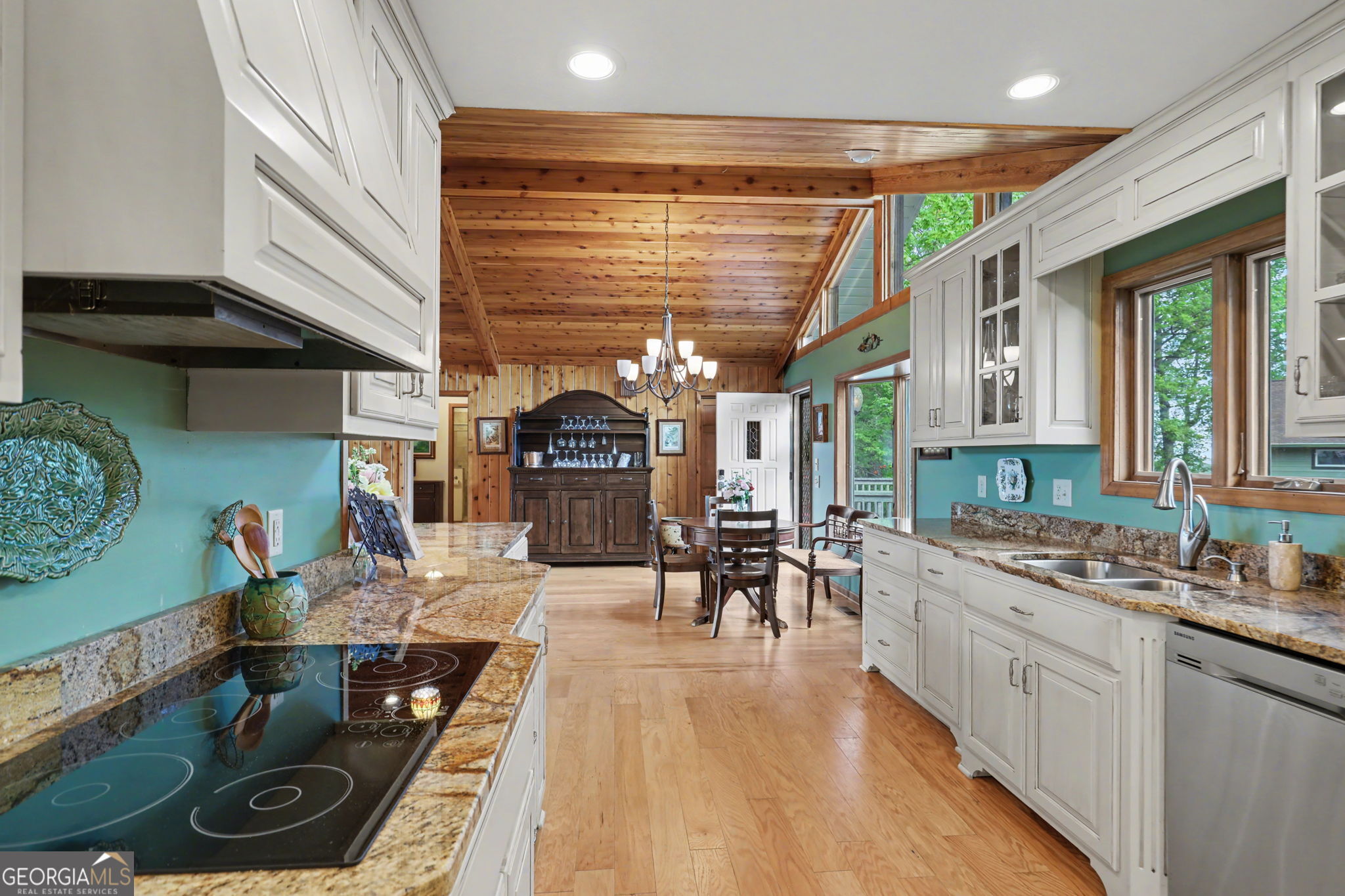 89 Mcclure Lane Dillard GA 30537