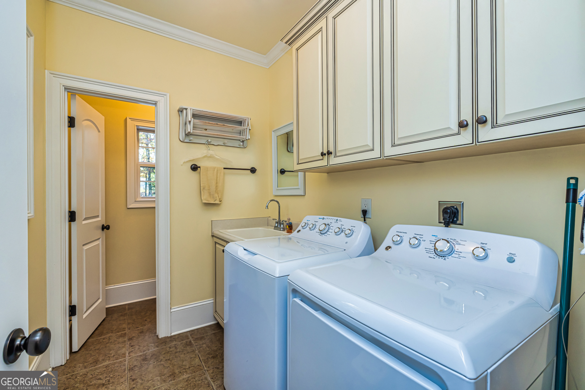 210 Mockingbird Lane Brooks GA 30205