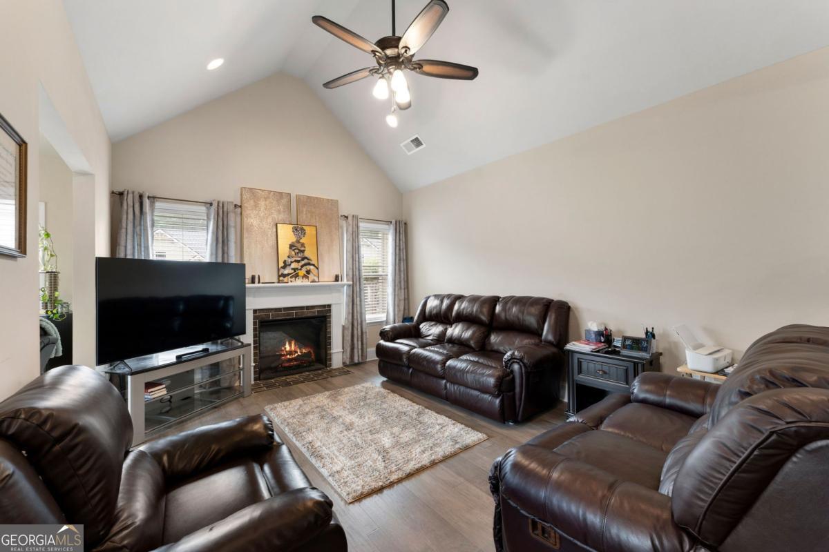 6 William Drive NE White GA 30184