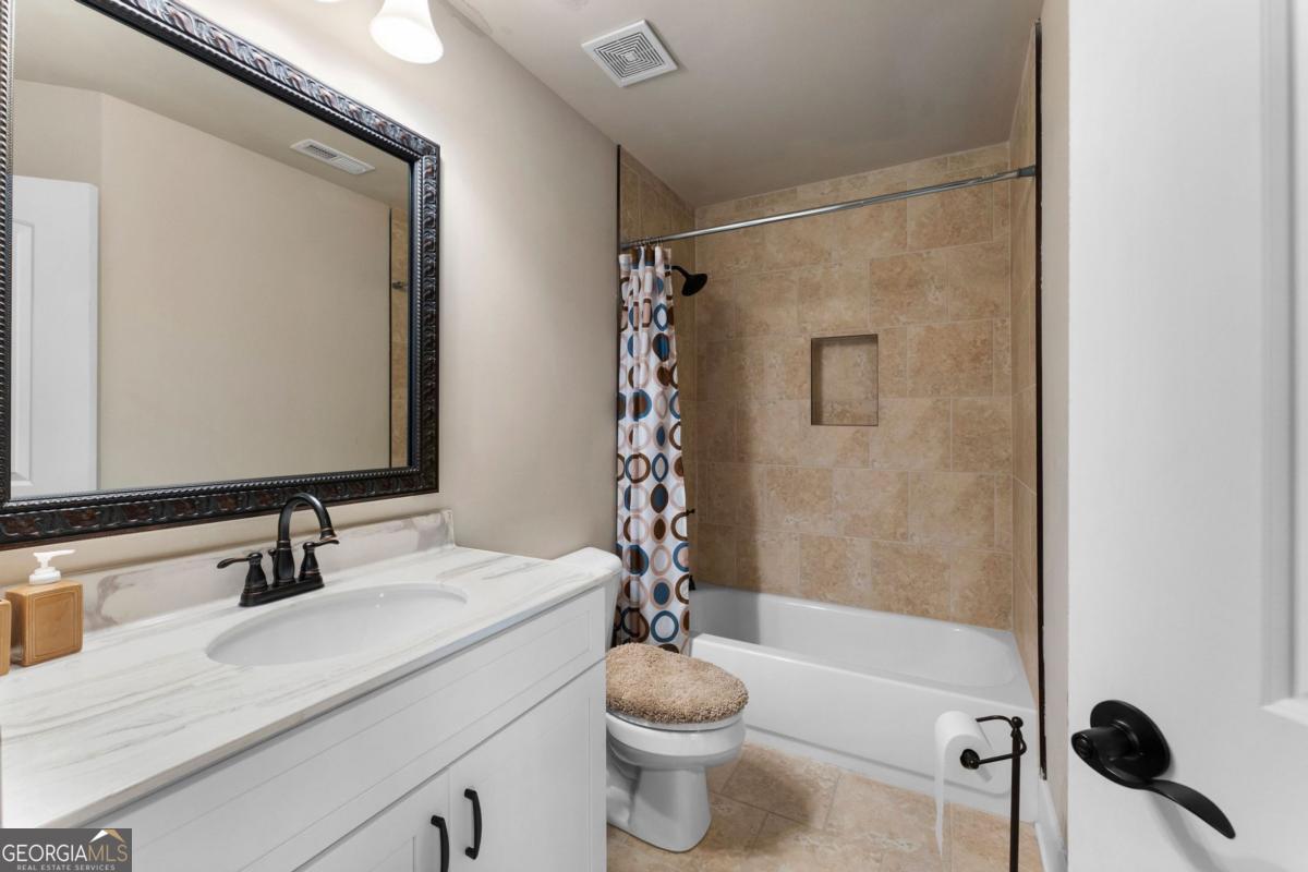 6 William Drive NE White GA 30184