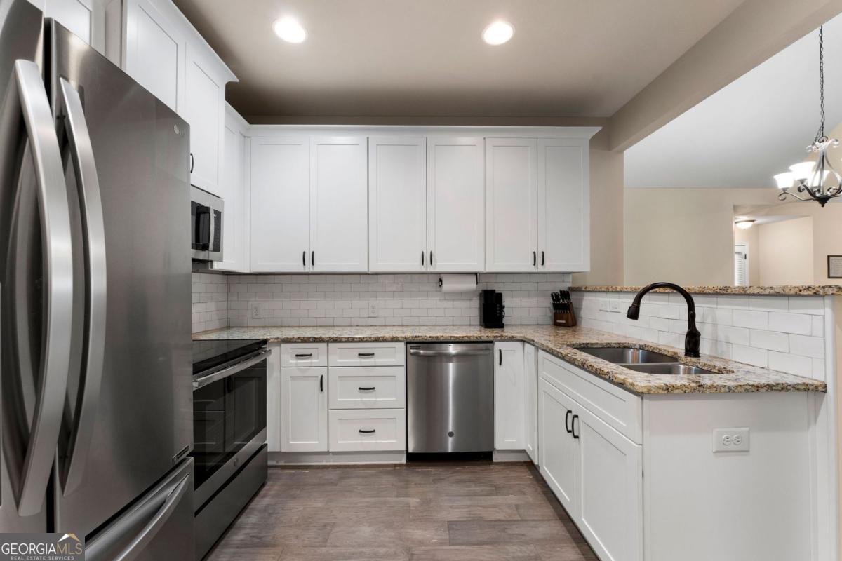 6 William Drive NE White GA 30184