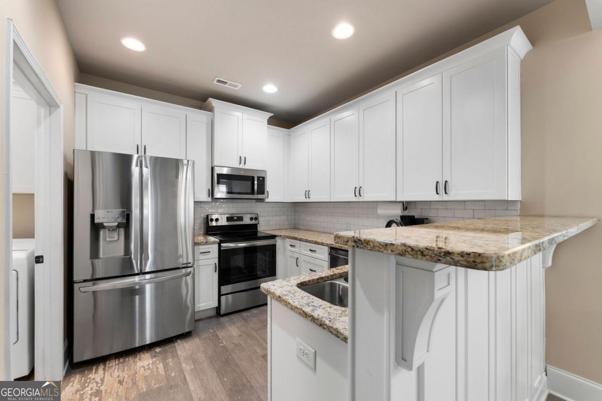 6 William Drive NE White GA 30184