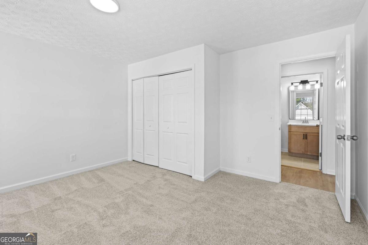 3347 Hobbit Glen Powder Springs GA 30127