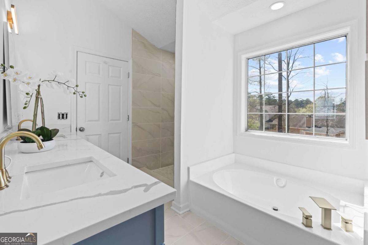 3347 Hobbit Glen Powder Springs GA 30127