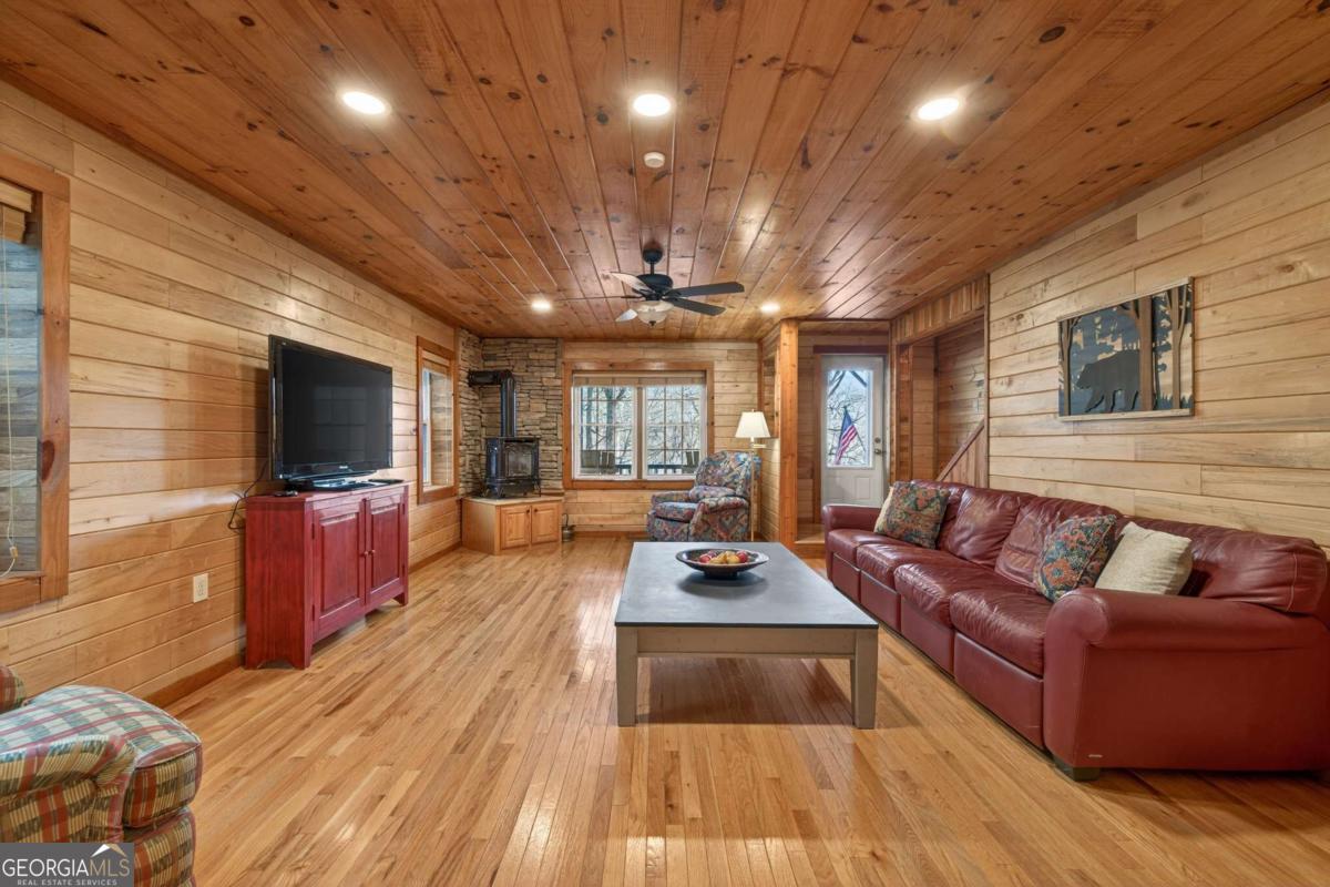 317 Collins Creek Road Hiawassee GA 30546