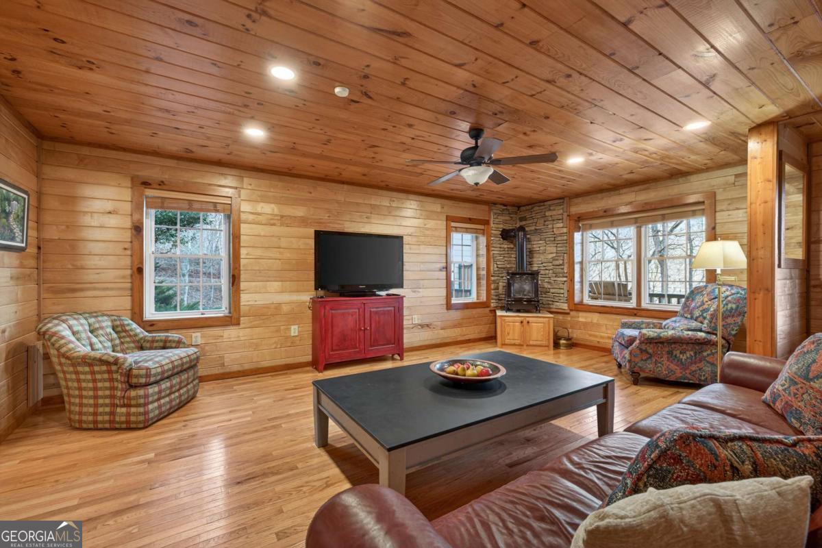 317 Collins Creek Road Hiawassee GA 30546