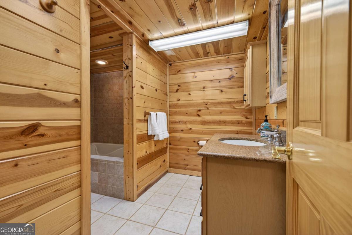 317 Collins Creek Road Hiawassee GA 30546