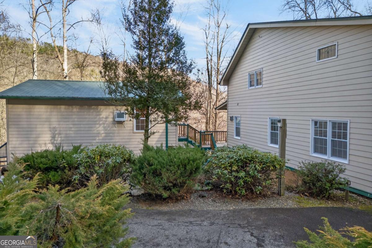 317 Collins Creek Road Hiawassee GA 30546