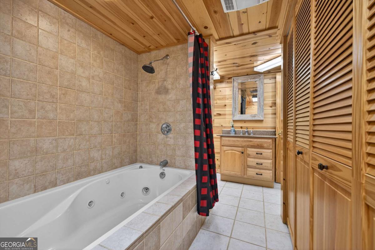 317 Collins Creek Road Hiawassee GA 30546