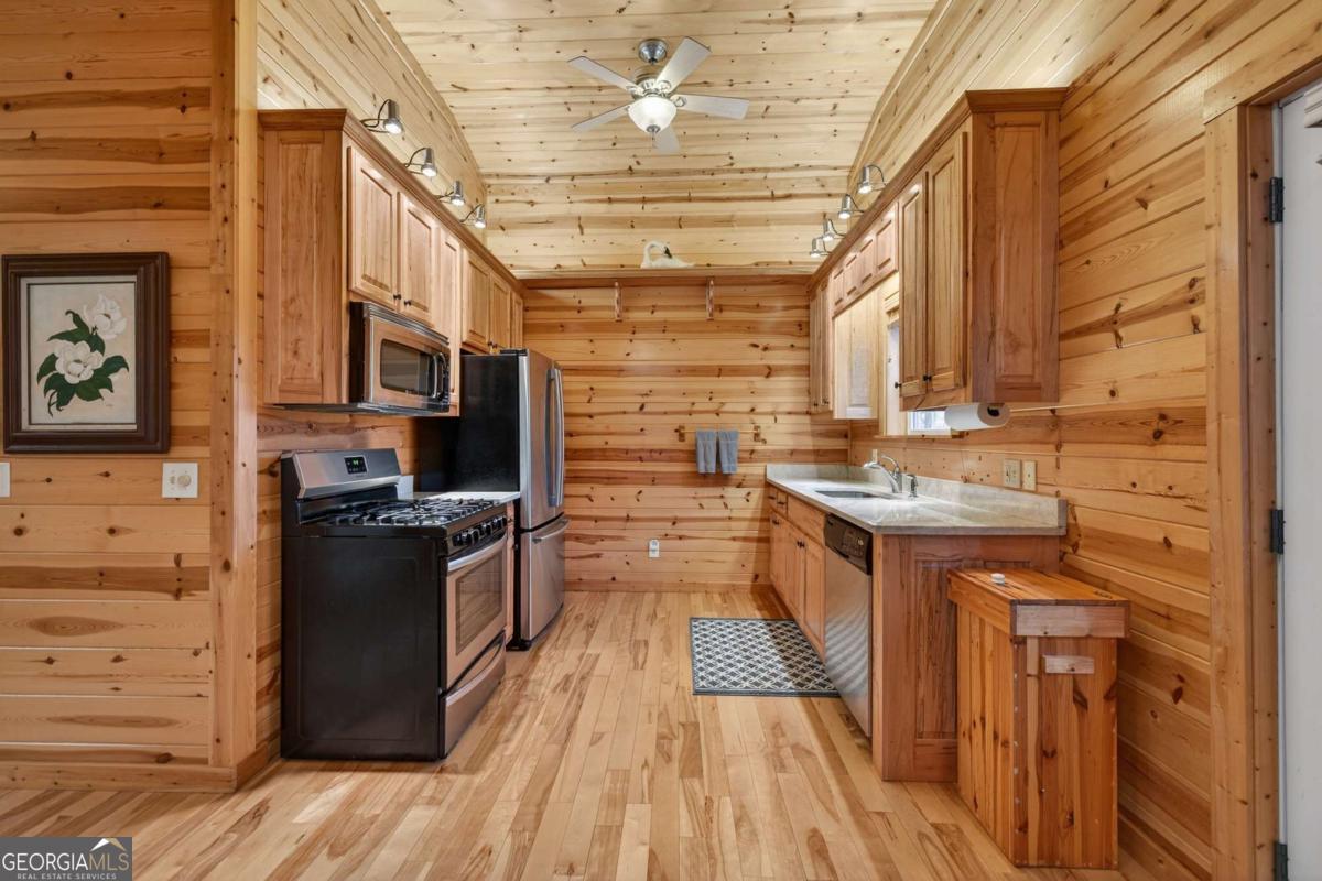 317 Collins Creek Road Hiawassee GA 30546