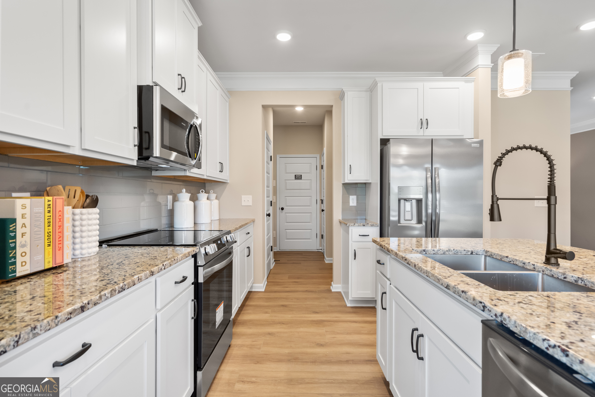 832 Crescent Drive Riverdale GA 30274