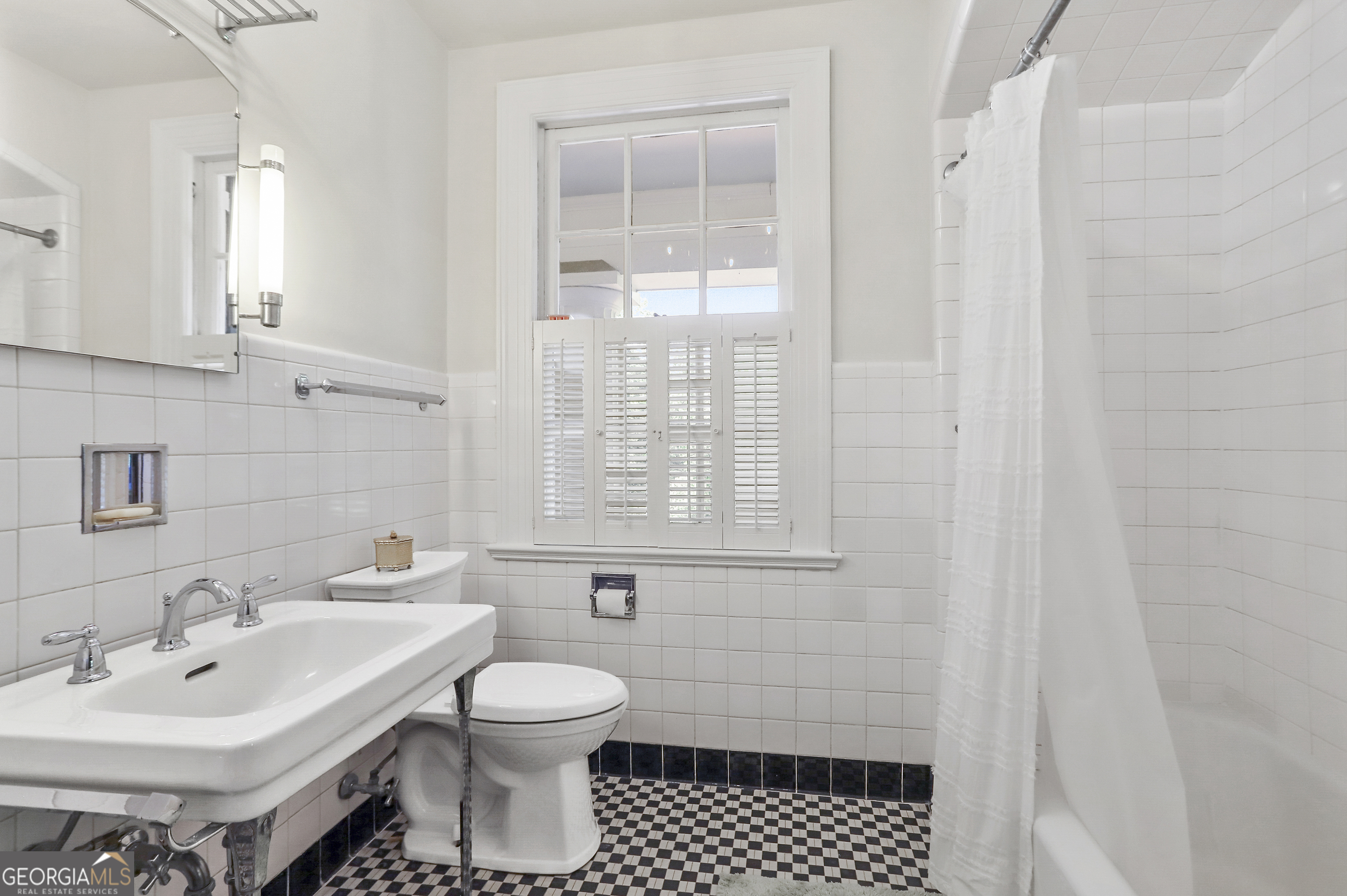 22 Sanford Drive Newnan GA 30263