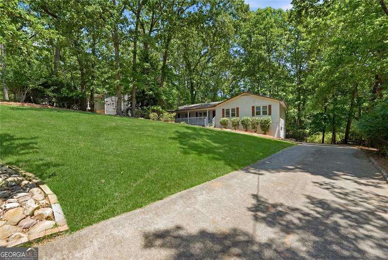 408 Riverlake Court Woodstock GA 30188