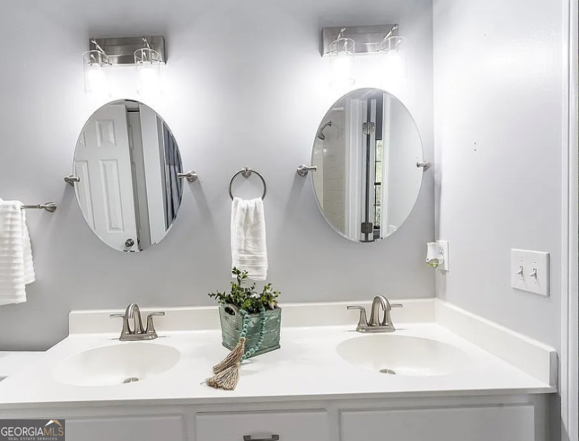 1525 W Black Island Road Darien GA 31305