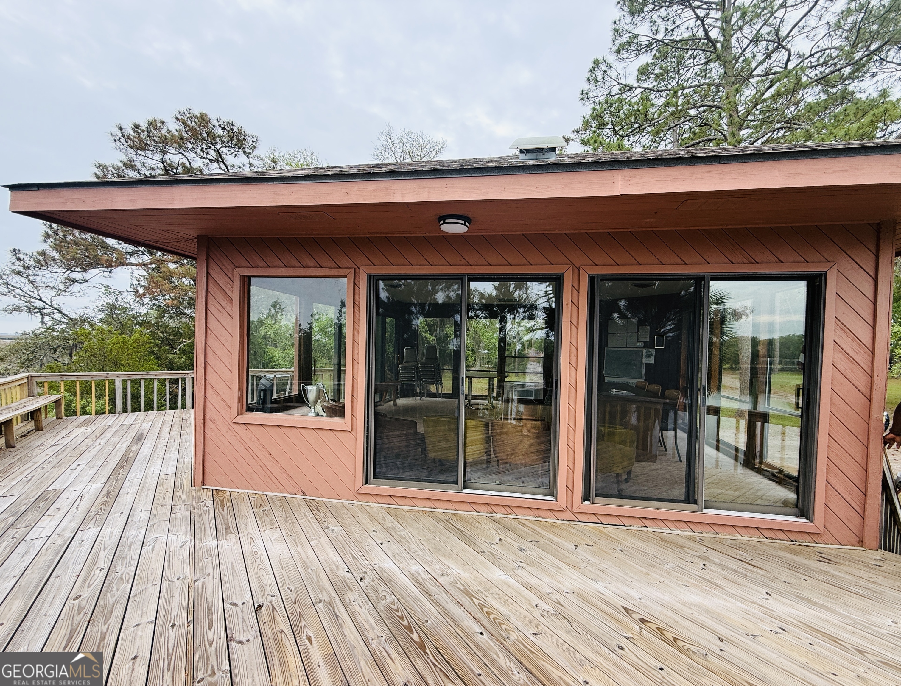 1525 W Black Island Road Darien GA 31305