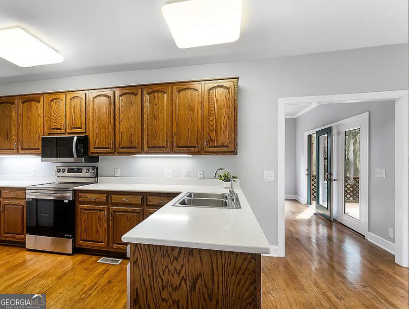 1525 W Black Island Road Darien GA 31305