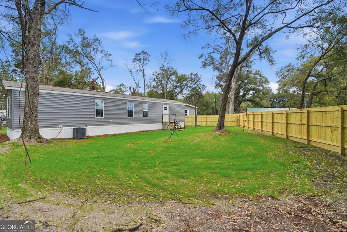 94 Thrasher Lane E Jesup GA 31545