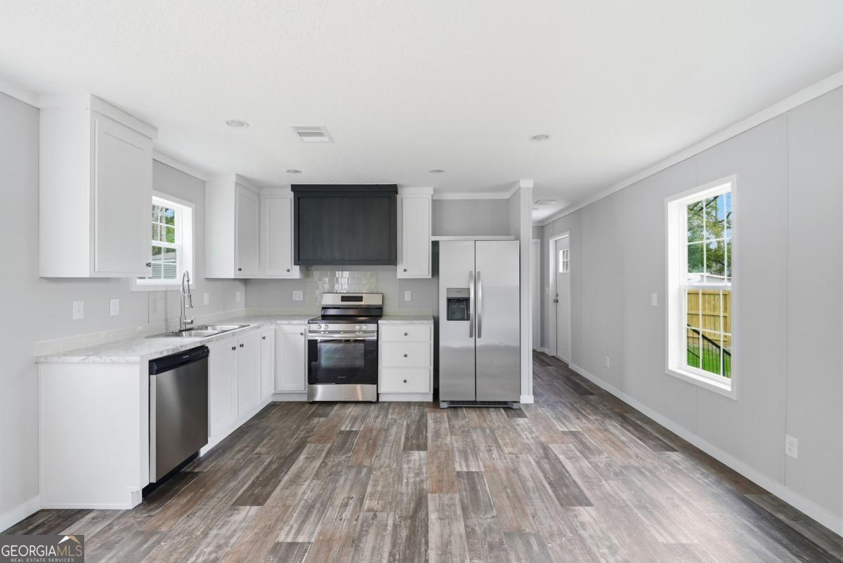 94 Thrasher Lane E Jesup GA 31545
