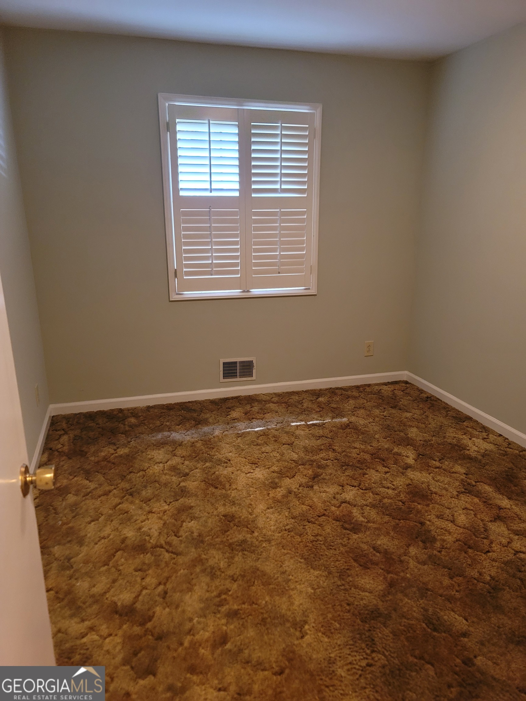2212 Colonial Circle Gainesville GA 30501