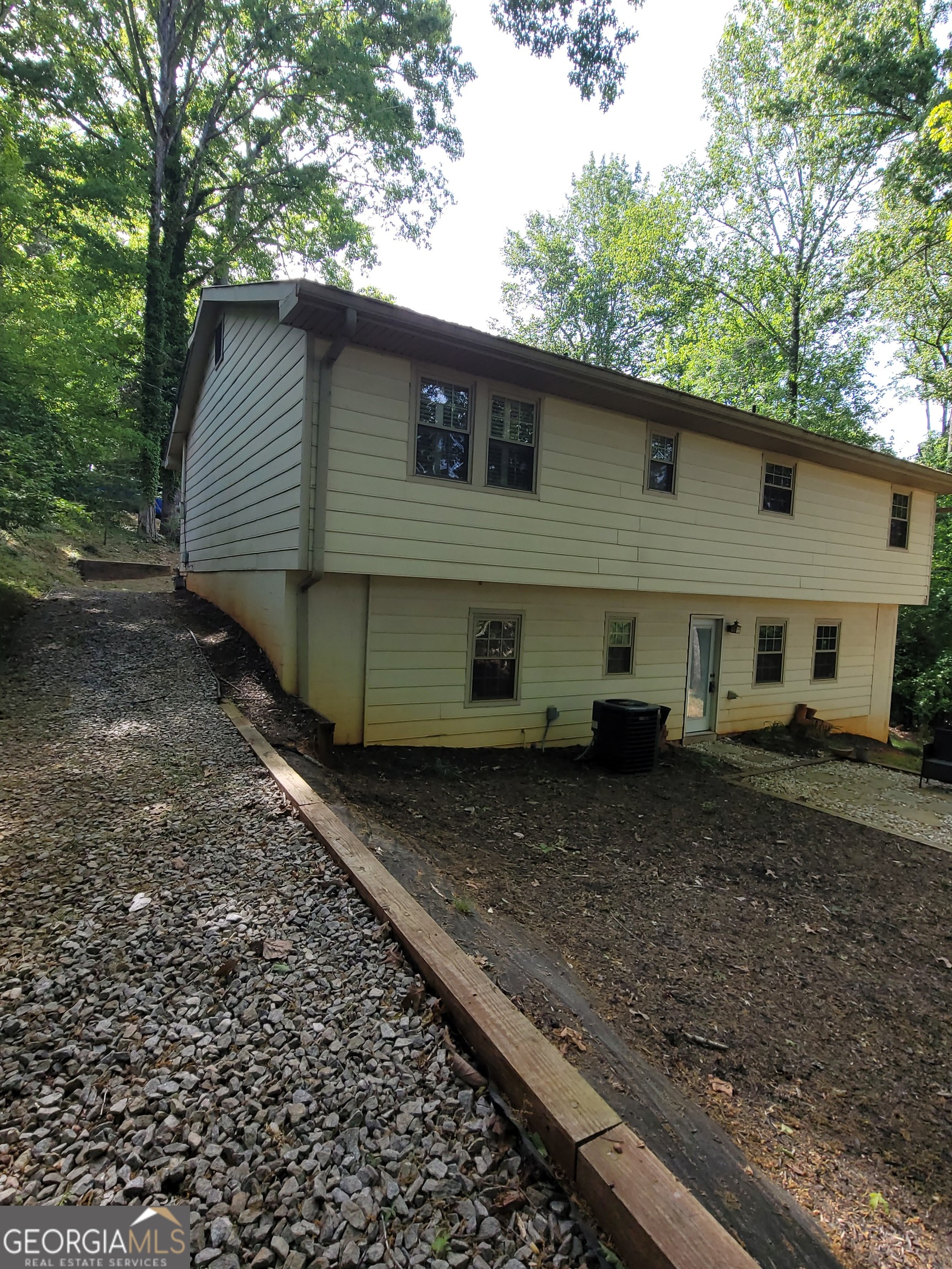2212 Colonial Circle Gainesville GA 30501