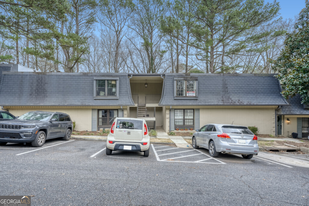 134 Woodmere Square NW Atlanta GA 30327