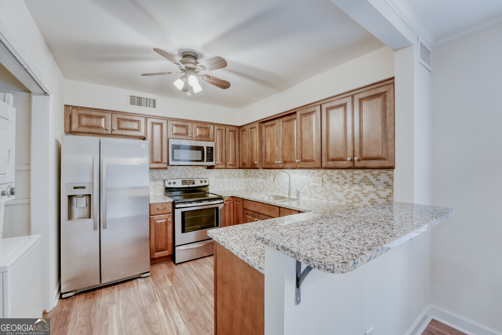 134 Woodmere Square NW Atlanta GA 30327