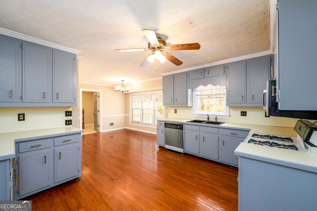 6420 Phillips Place Lithonia GA 30058