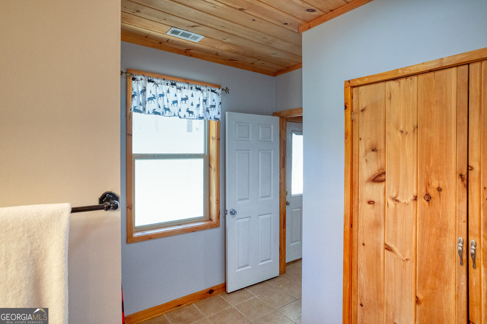 181 Henry Street Cleveland GA 30528