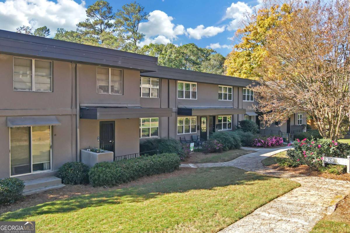 276 Lakemoore Drive NE Atlanta GA 30342