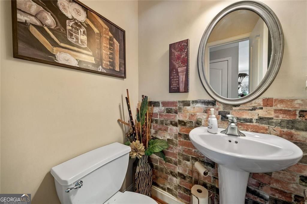 251 Derby Court Acworth GA 30102