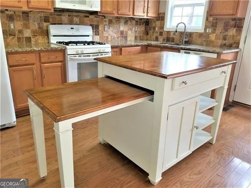 251 Derby Court Acworth GA 30102