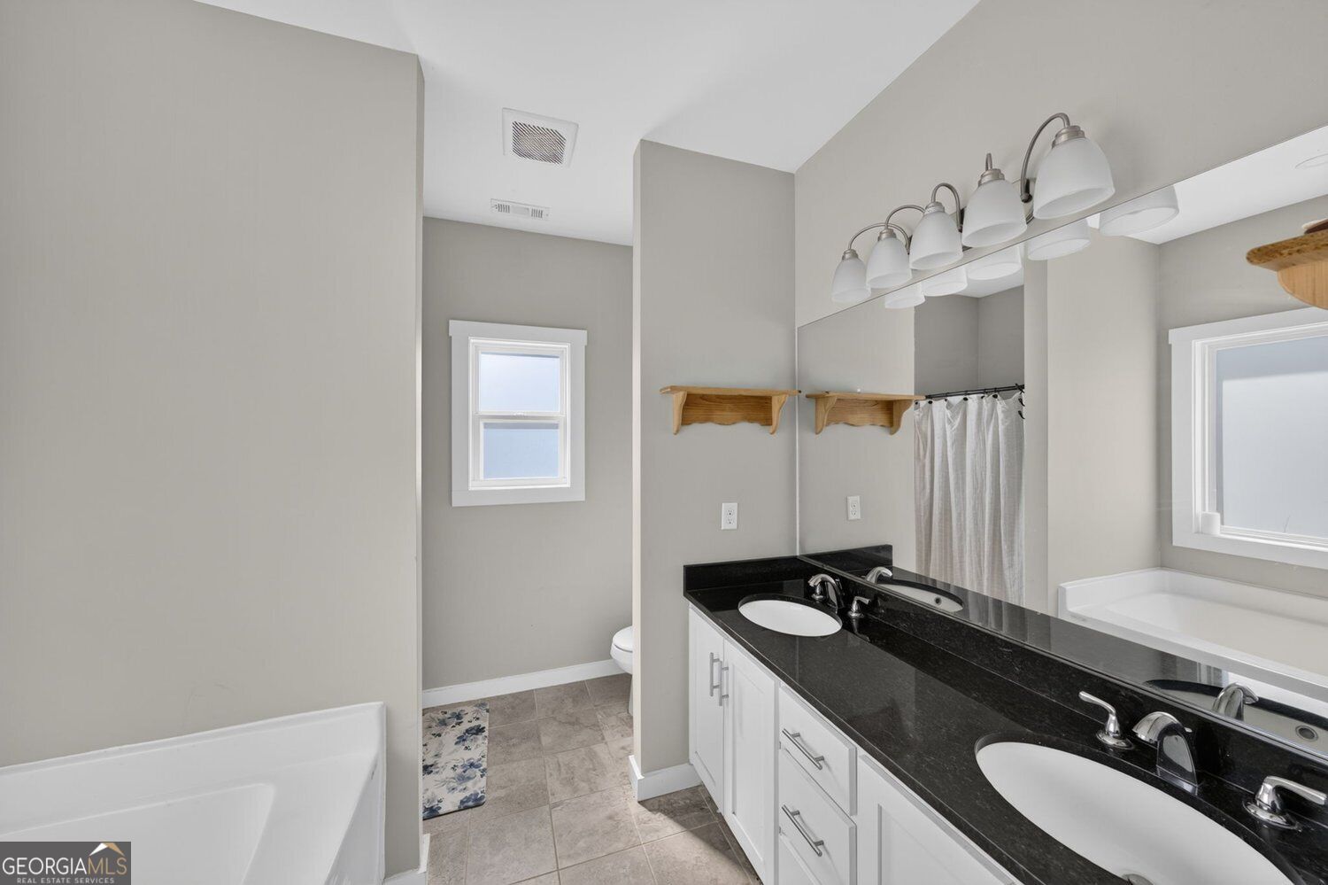 694 Railroad Avenue Comer GA 30629