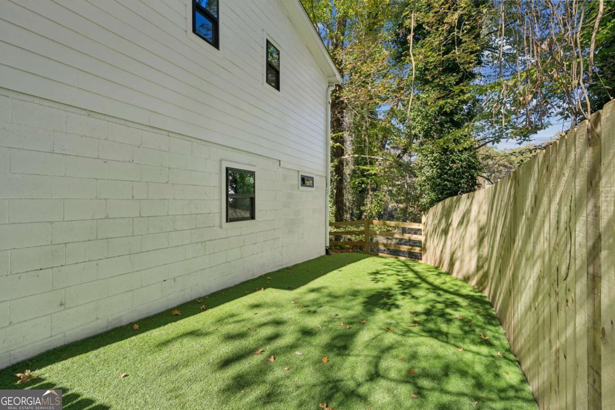 1917 Thompson Avenue East Point GA 30344
