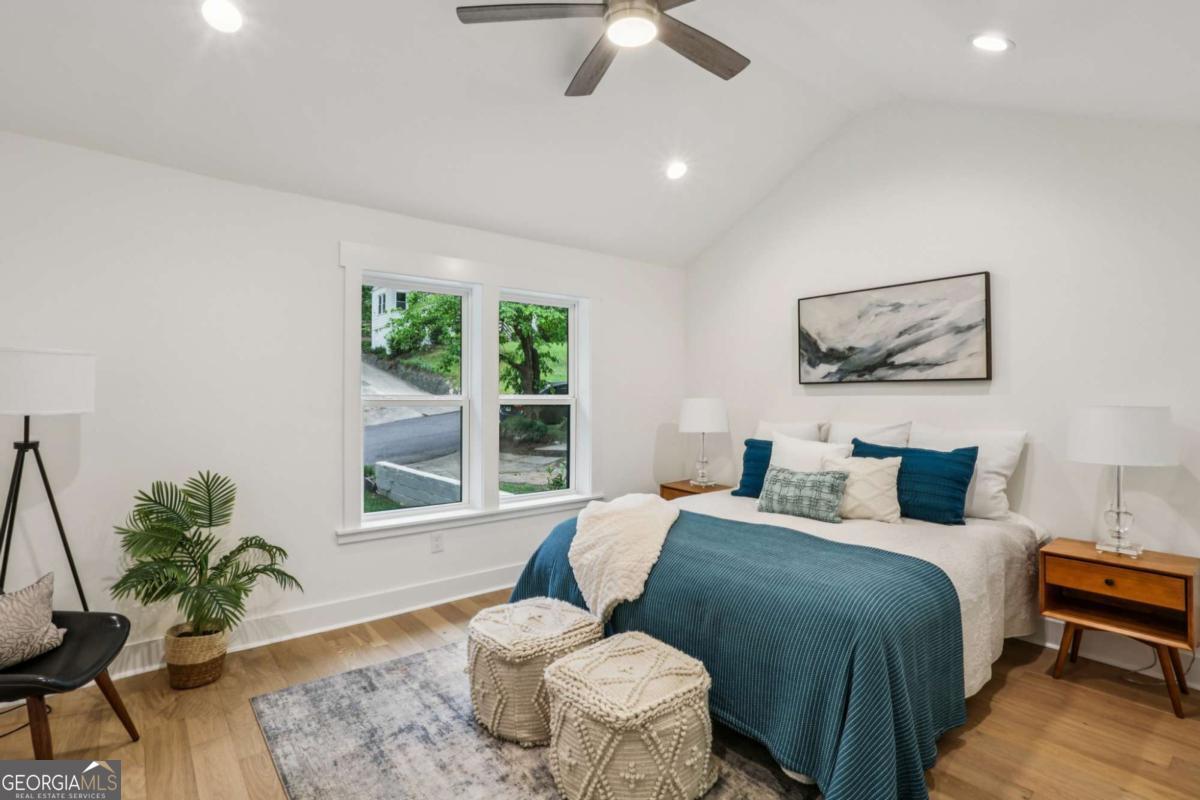 1917 Thompson Avenue East Point GA 30344