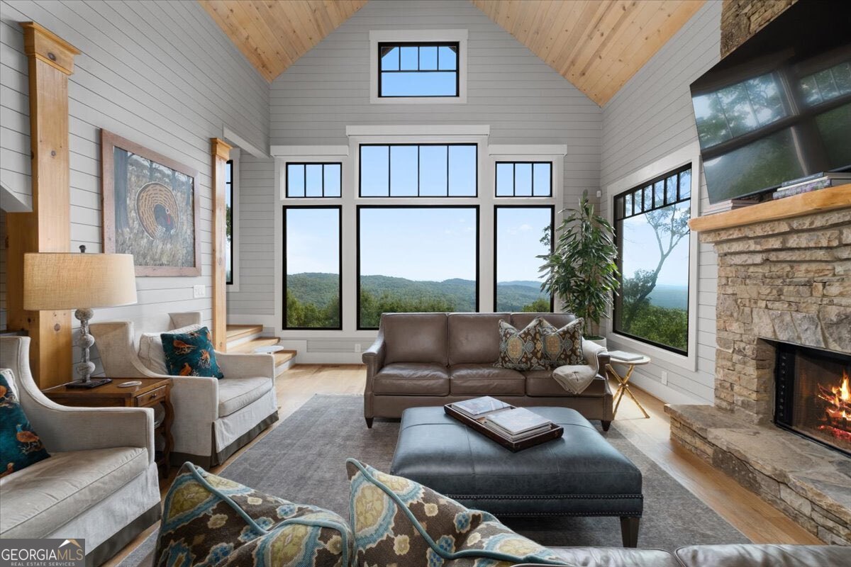 207 Utana Bluffs Trail Ellijay GA 30540
