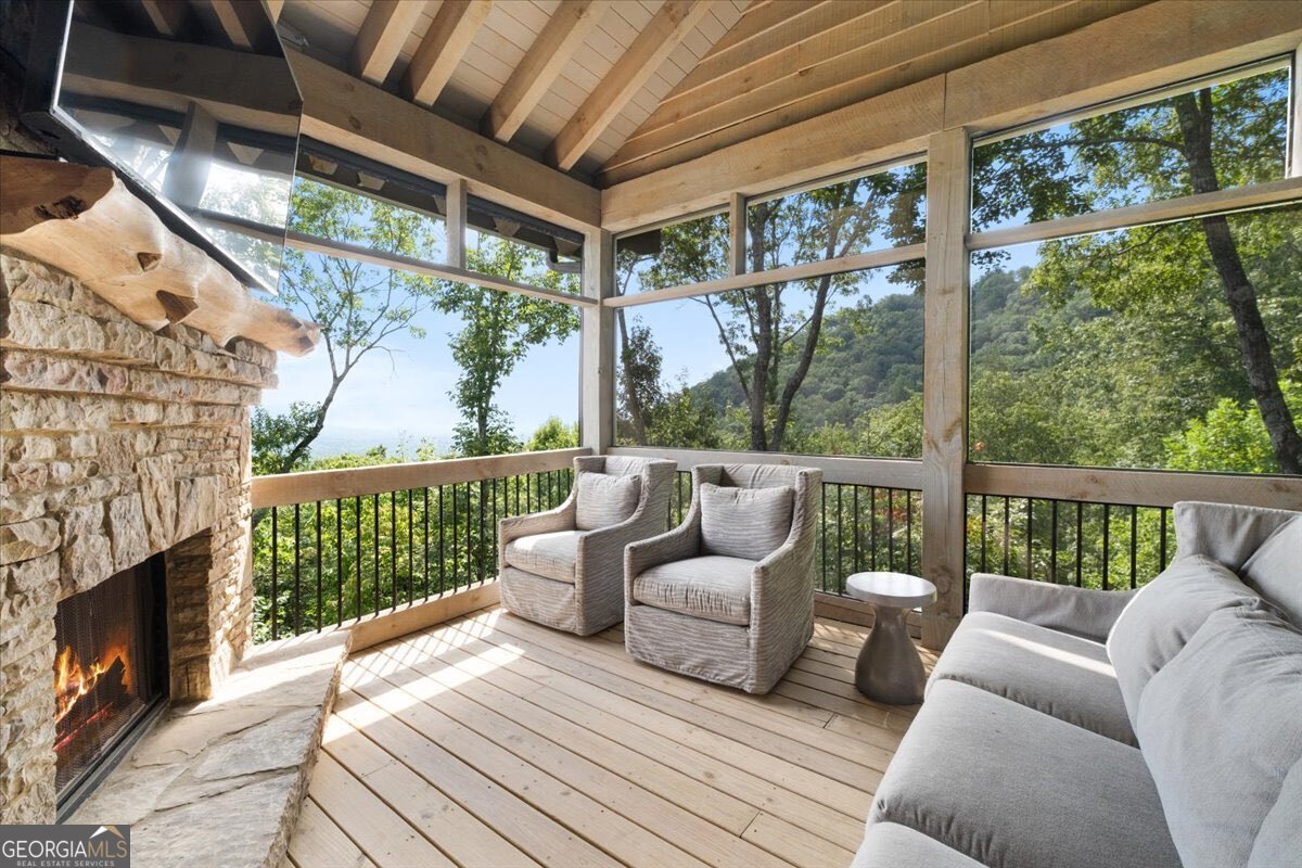 207 Utana Bluffs Trail Ellijay GA 30540