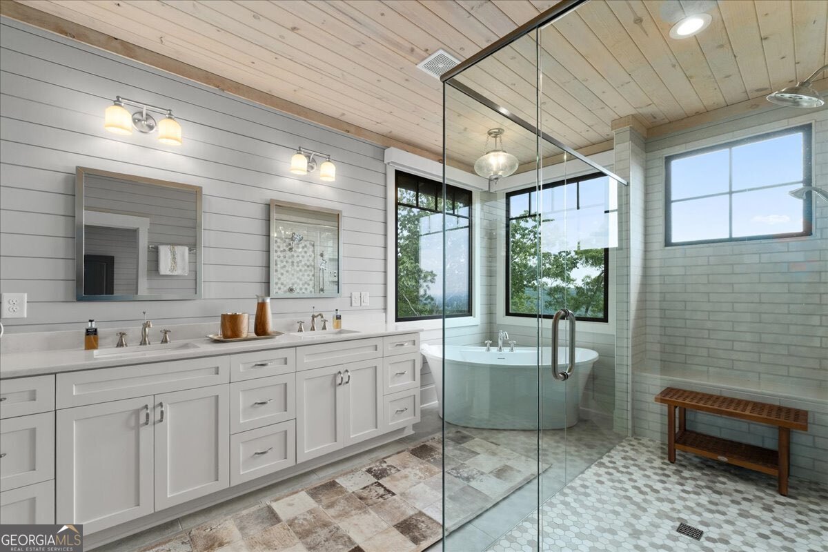 207 Utana Bluffs Trail Ellijay GA 30540