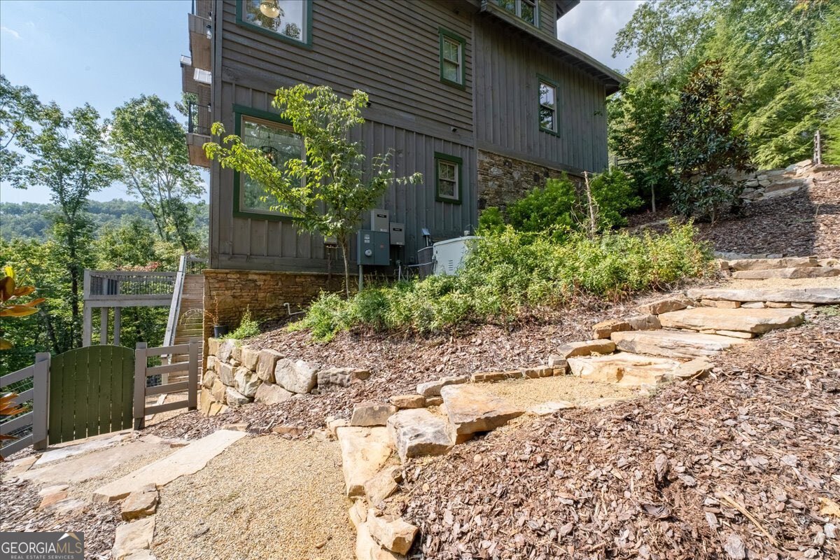 207 Utana Bluffs Trail Ellijay GA 30540