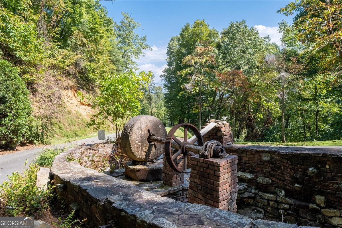 207 Utana Bluffs Trail Ellijay GA 30540