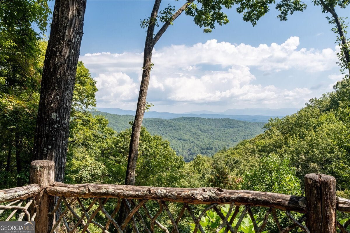 207 Utana Bluffs Trail Ellijay GA 30540