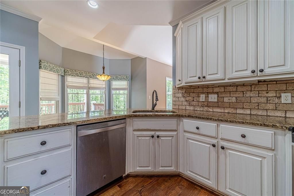 395 Amberbrook Circle Grayson GA 30017