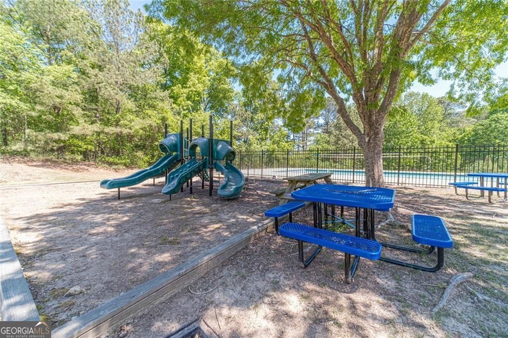 395 Amberbrook Circle Grayson GA 30017