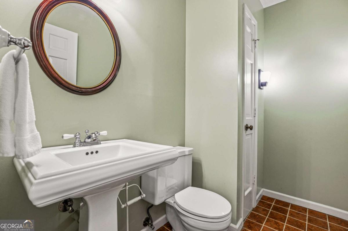 1111 Banbury Cross Avondale Estates GA 30002