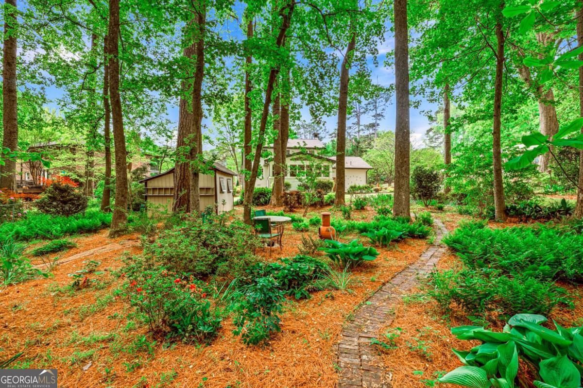 1111 Banbury Cross Avondale Estates GA 30002