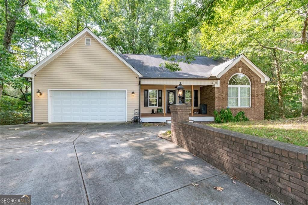 2208 Clarendon Court Conyers GA 30012