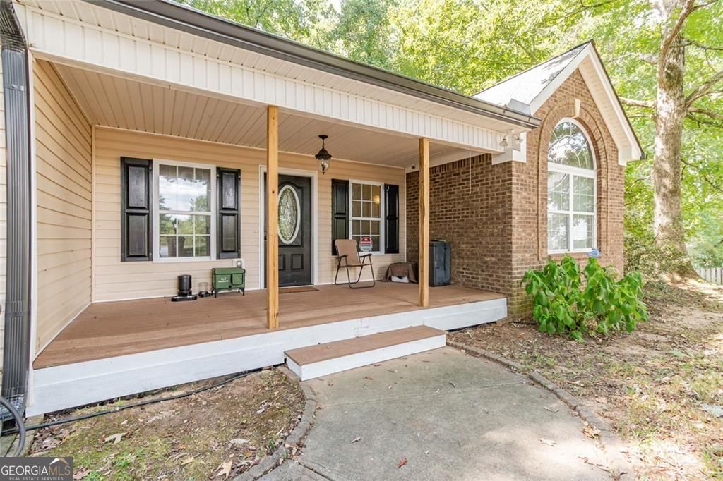 2208 Clarendon Court Conyers GA 30012